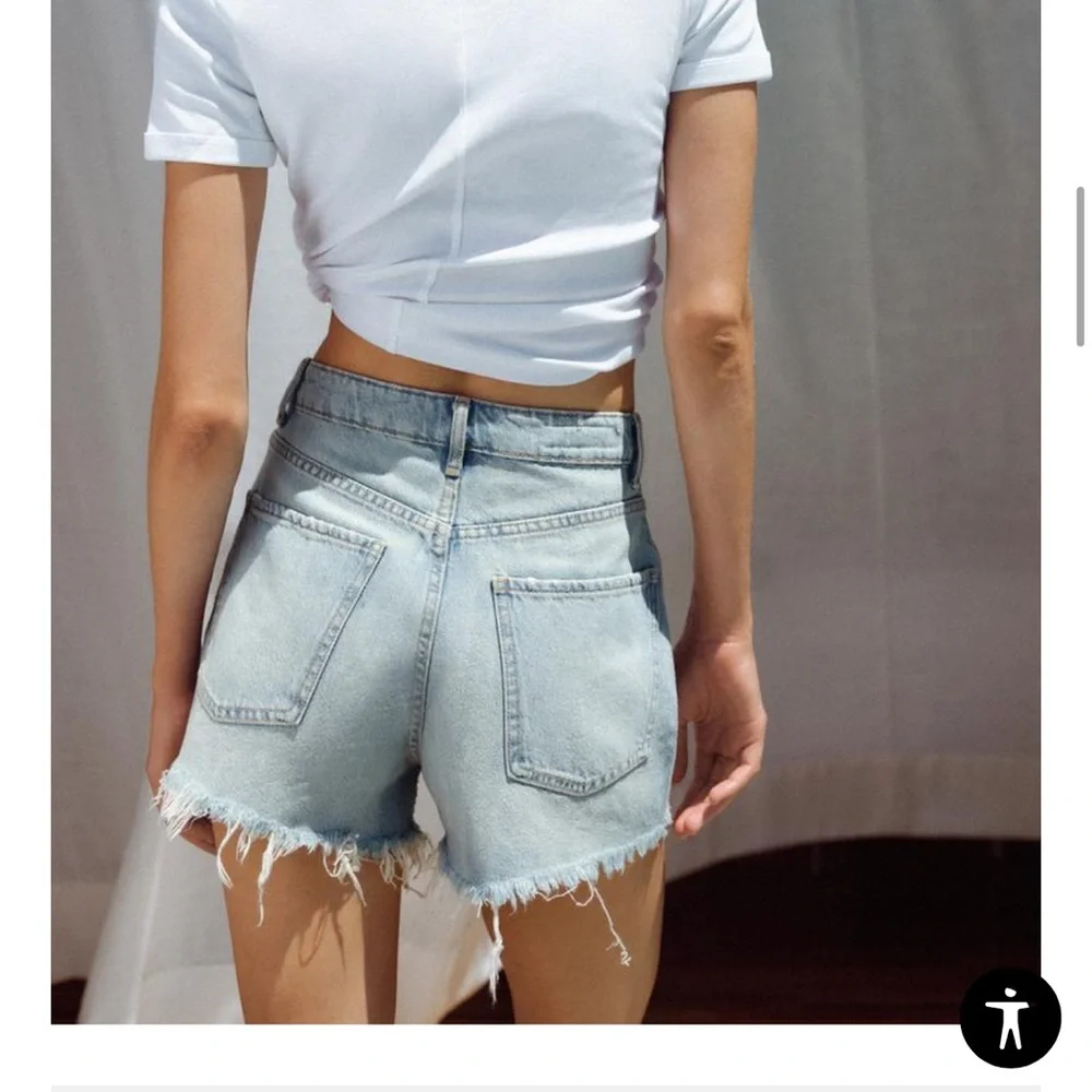 NWT Zara Rhinestone High Waist Cutoff Ripped Denim Women's Shorts Size US 2 - Picture 4 of 8